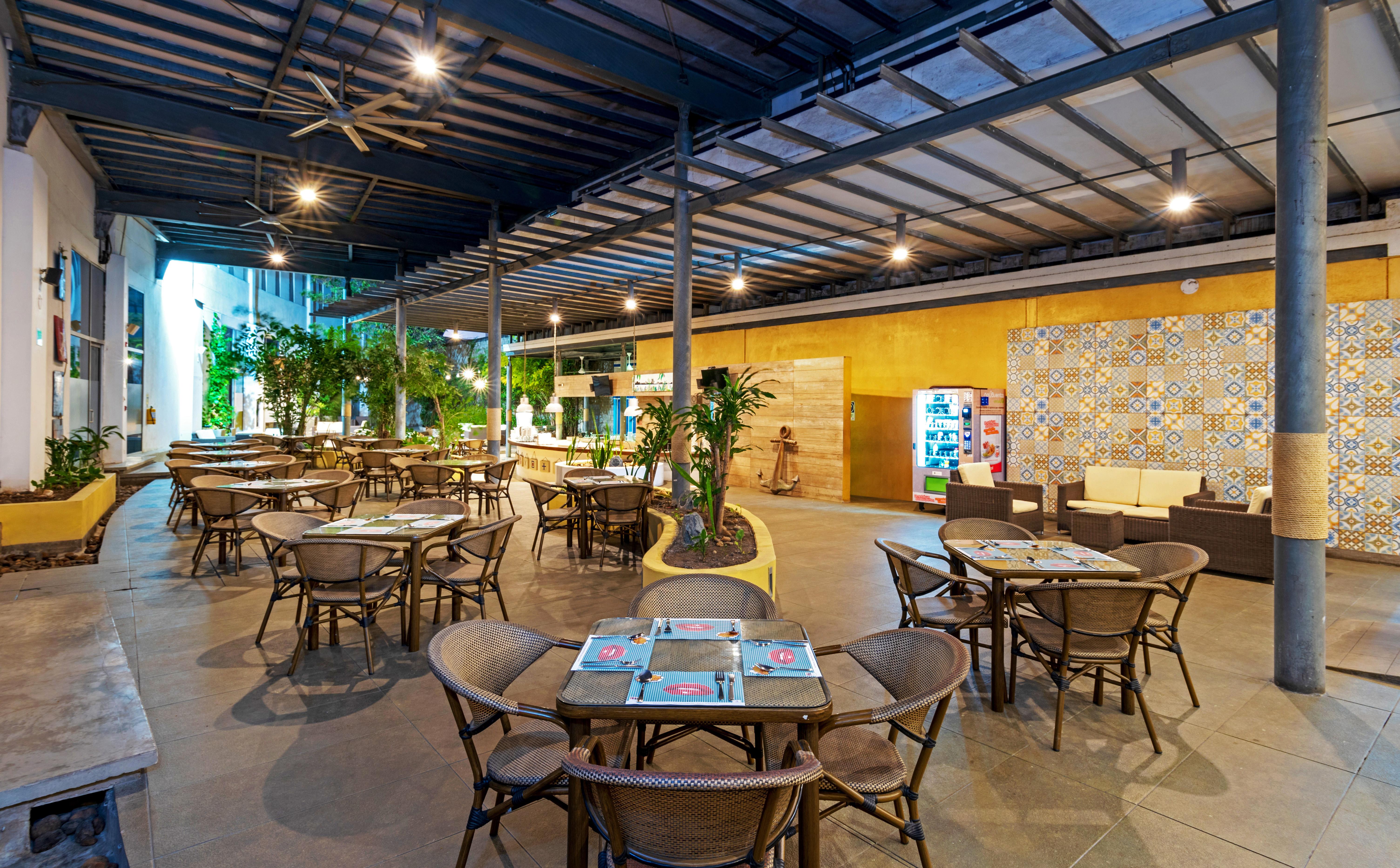 Pop Art Hotel Clc Mamonal Cartagena Bagian luar foto